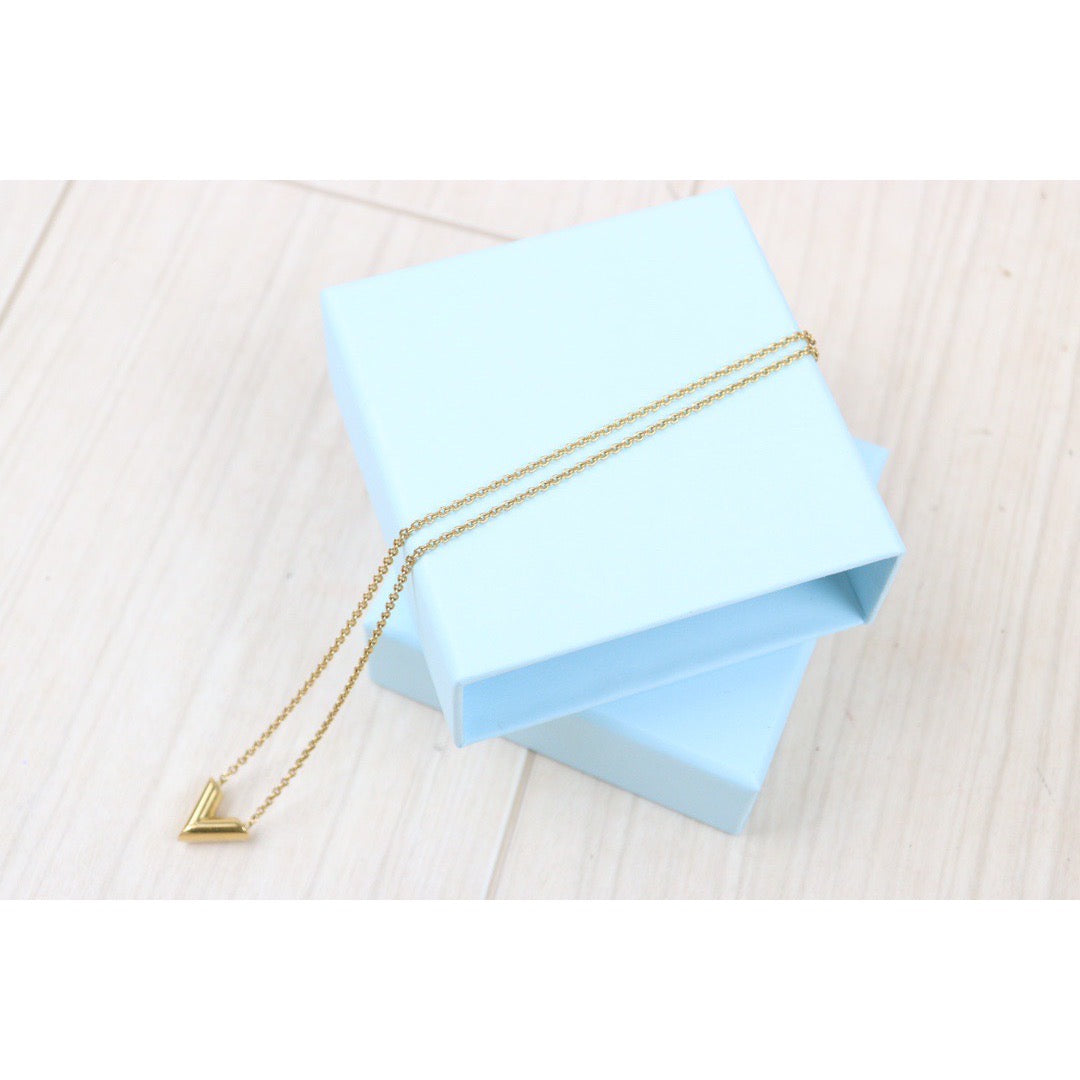 Rank A | LV Collier Essential V Necklace |24042913