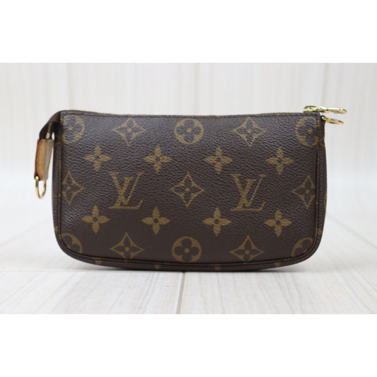 Rank AB | LV Monogram Pochette Accessoires |24050621