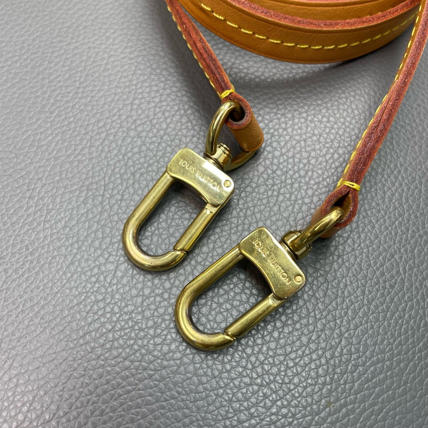Good ( Rank AB)|LV Shoulder Bag