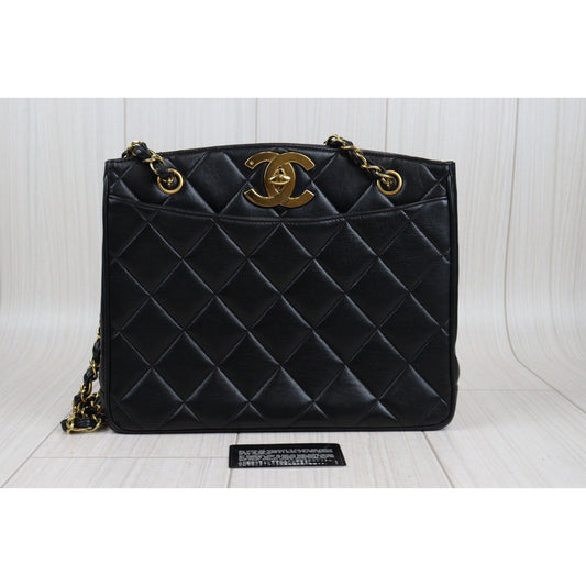 Rank A |CHANEL Vintage Lambskin Shoulder Bag Made in 1994-1996 Year|23101911