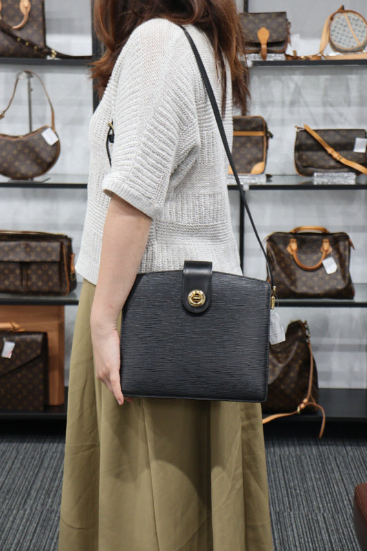 Rank A | LV Epi Capuchin Black Shoulderbag |23051508