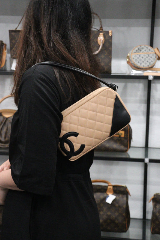 Rank AB | CHANEL Cambon Line Shoulder Pouch |23060106