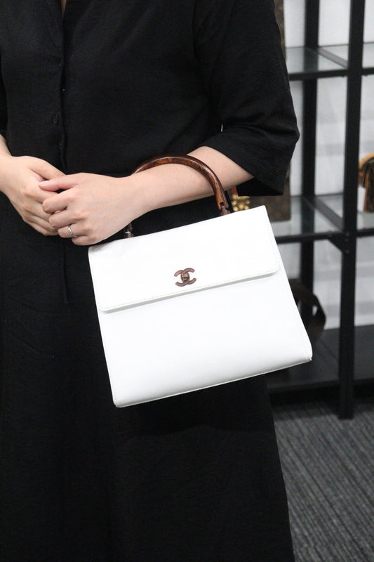 Rank A | CHANEL Caviar Skin Leather Pear blossom wood HandBag White|23062620