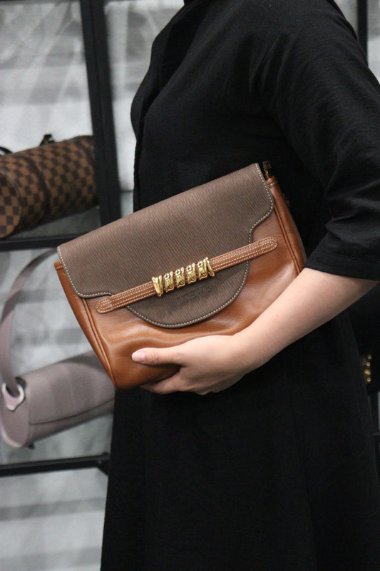 Rank A | Loewe Belasquez Twist Clutch Bag |V23062950
