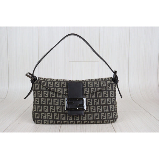 Rank A| FENDI Mamma Shoulder Bag |V23062969