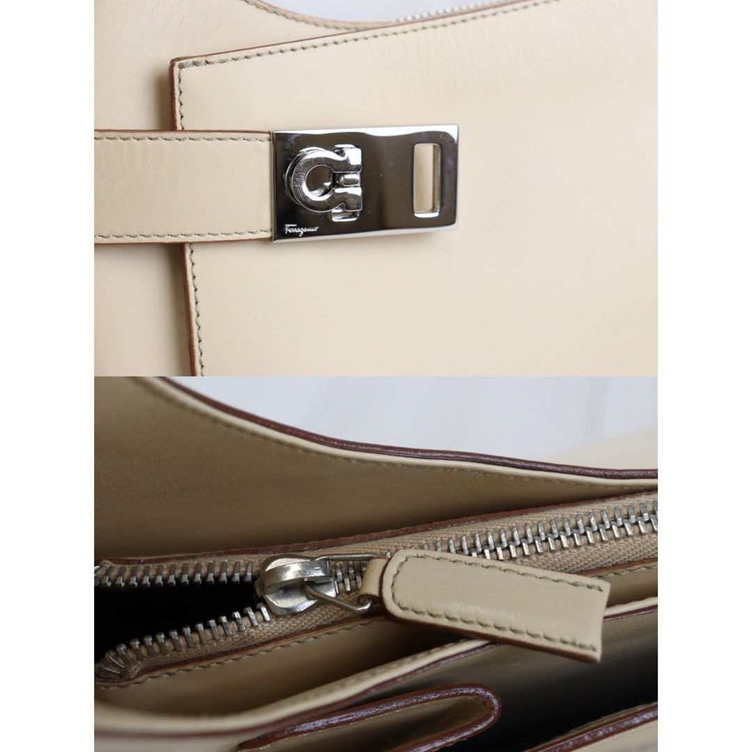 Rank A |Ferragamo Calf Leather Shoulder Bag|V23061722