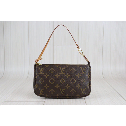 Rank AB | LV Monogram Pochette Accessoires |V23062964