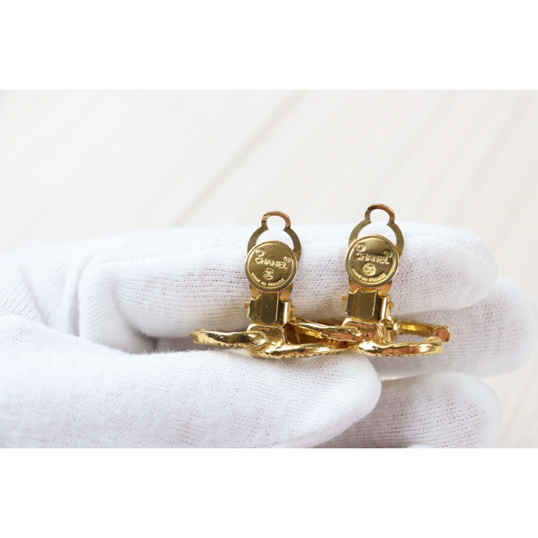 Rank A |CHANEL Vintage Earrings |23050902