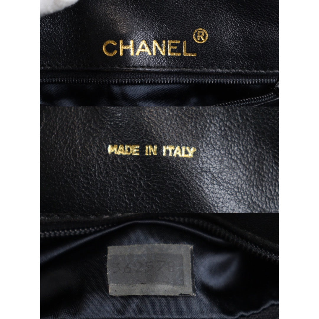 Rank AB | CHANEL Vintage Black Lanbskin Circle Shoulder Bag |V23062344