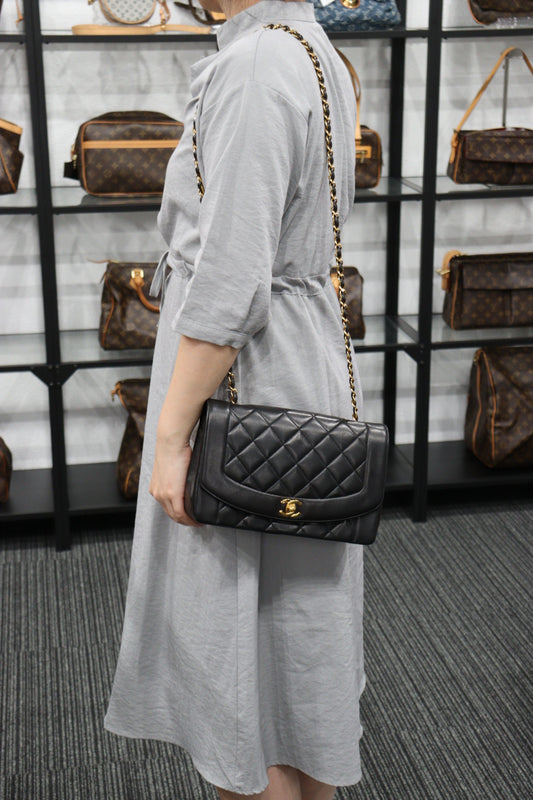 Rank AB| CHANEL Matrasse Diana 25 Lamb Skin Chain Bag |22111006