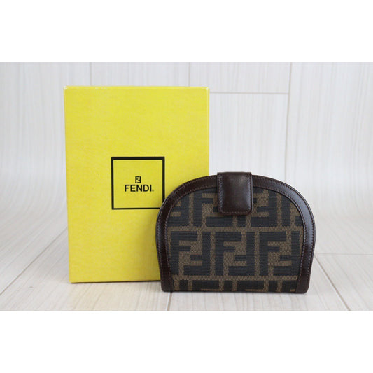 Rank A | FENDI Zucca Mamma Wallet |V23071404