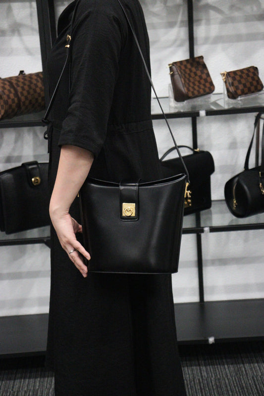 Rank A | CELINE Box Calf Leather ShoulderBag Black|V23062953