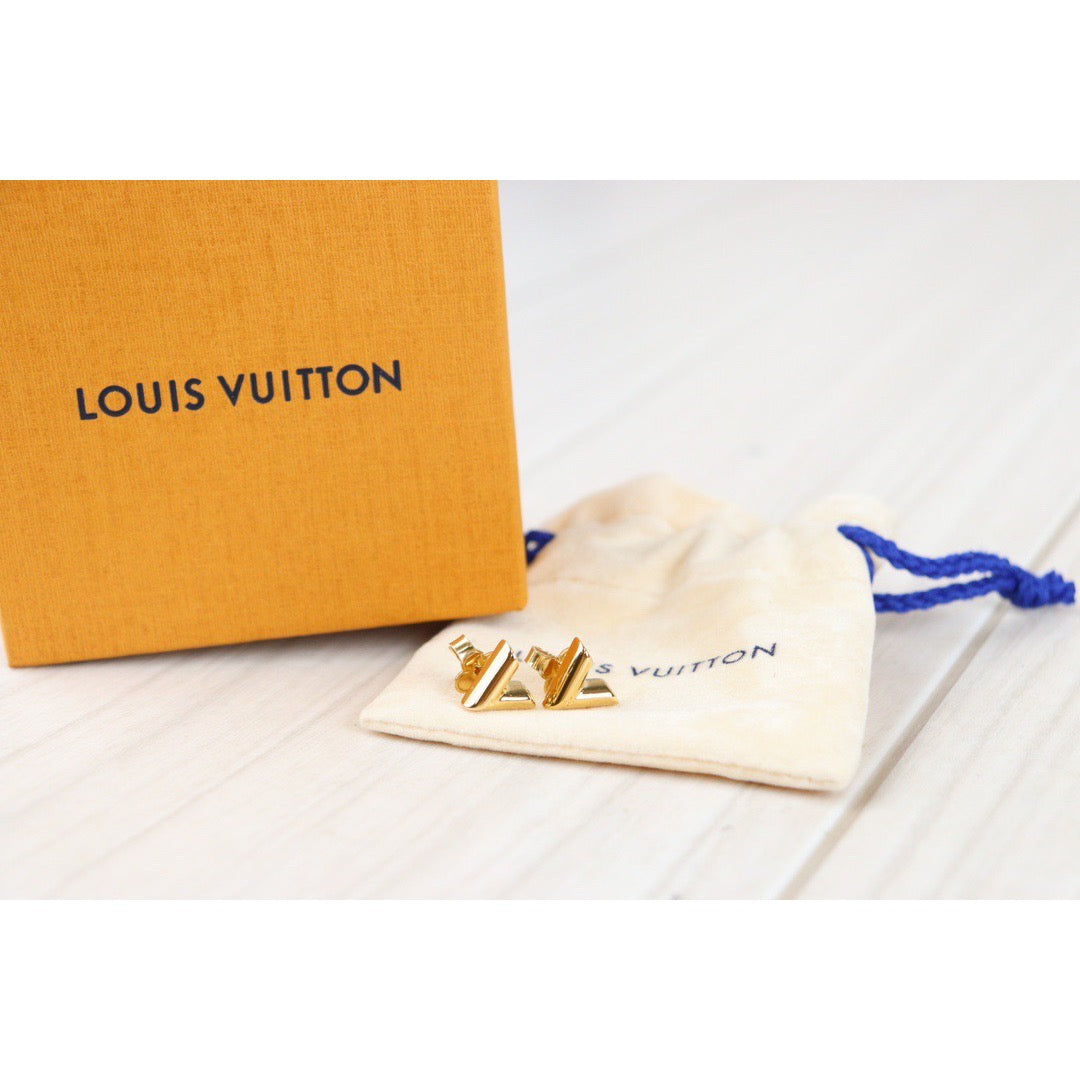 Rank S| LV Essential V Earrings |23042819