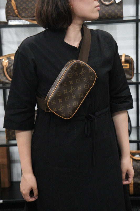 Rank A | LV Monogram Pochette Ganju Shoulder Bag Body Bag |23060620