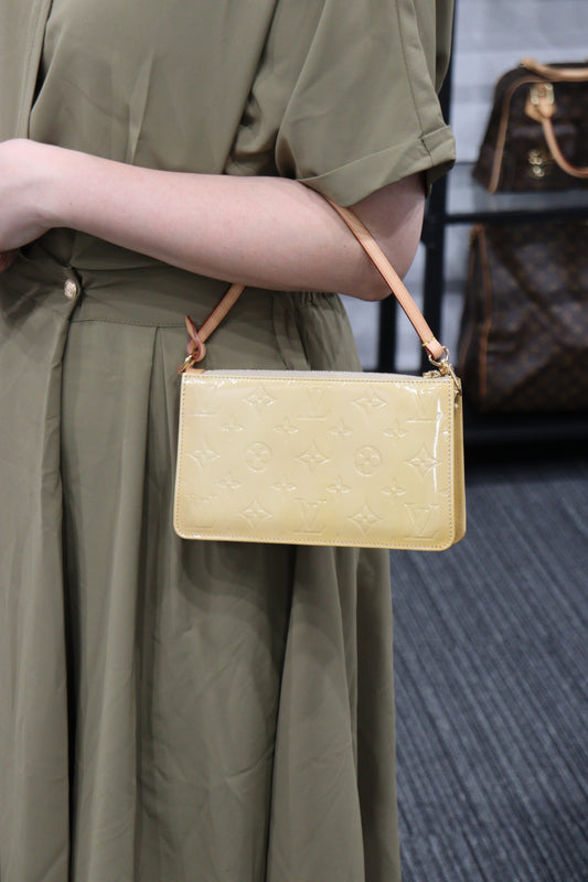 Rank A | LV Monogram Verni Lexington Astor Place Jaune Accessory Pouch|23052603