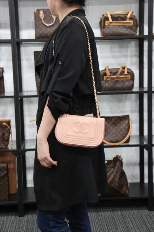 Rank AB |CHANEL VIntage Lizard Shoulder Bag Pink|23052503