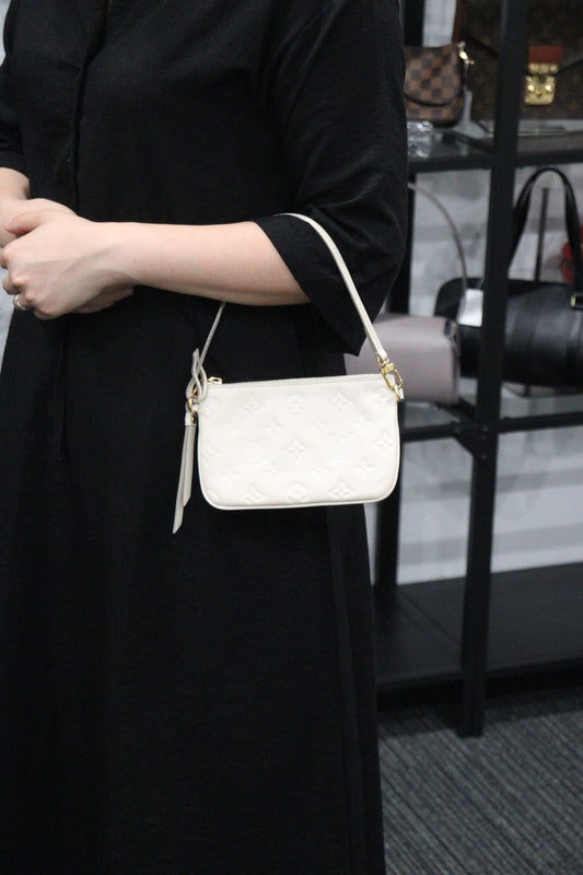 Rank AB | LV Calf Leather Accessory Pouch White |V23062325