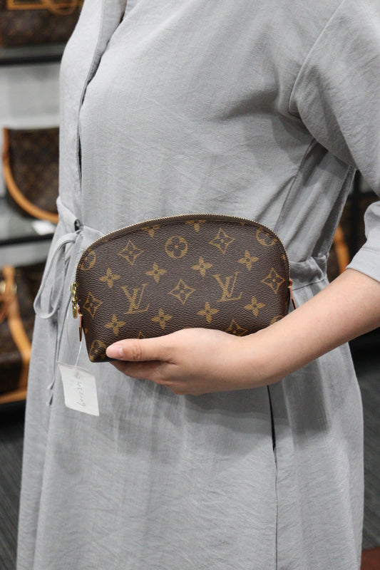 Rank A |LV Monogram Pochette Cosmetics|23052009