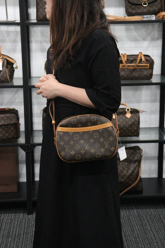 Rank AB |LV Monogram Blower Shoulder Bag|23060101