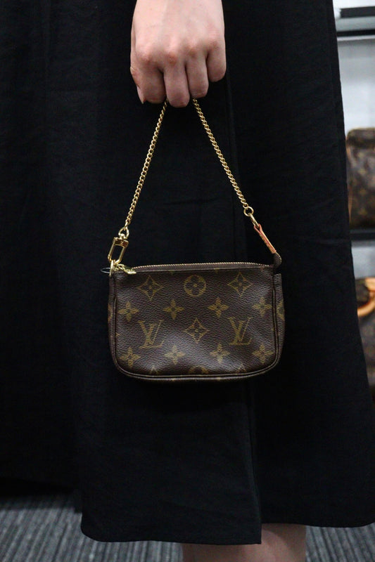 Rank A | LV Monogram Mini Pochette Accessoir |23060108