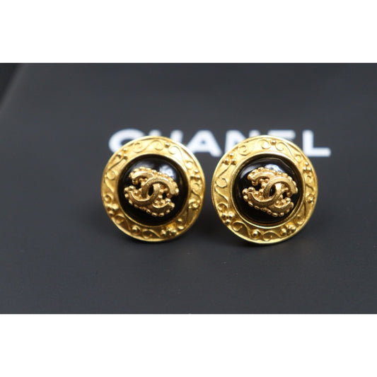 Include Authentic Detective Certificate of Authenticity|Very Good ( Rank A) |CHANEL 96A COCO Mark Round Clip-On Earrings Made In 1996Year|26102604