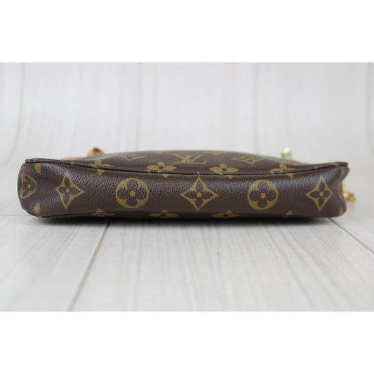 Rank A | LV Monogram Pochette Accessoires |090904