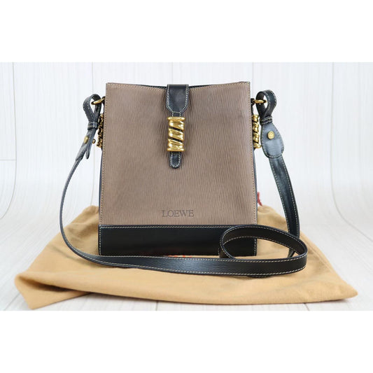 Rank A | Loewe Belasquez Twist Shoulder Bag |111606