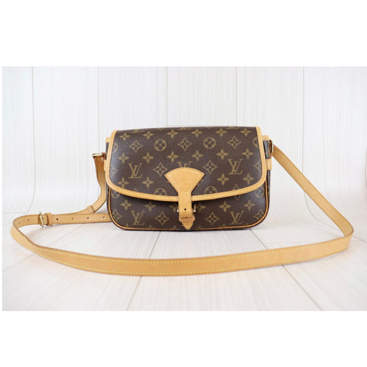 Rank AB |LV Monogram Sologne ShoulderBag|091404