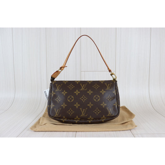 Rank A | LV Monogram Pochette Accessoires |091504