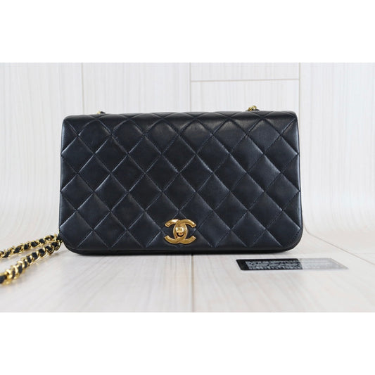 Rank A | CHANEL Vintage Matrasse Lamb Skin Chain Shoulder Bag |091906