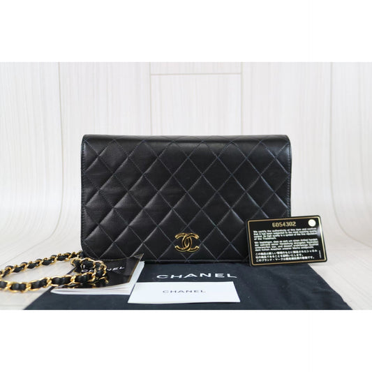 Rank A | CHANEL Vintage Matrasse Lamb Skin Chain Shoulder Bag |011203