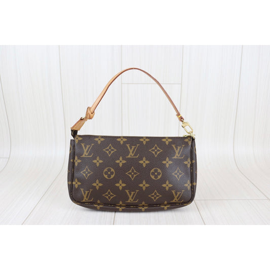 Rank AB | LV Monogram Pochette Accessoires |092603