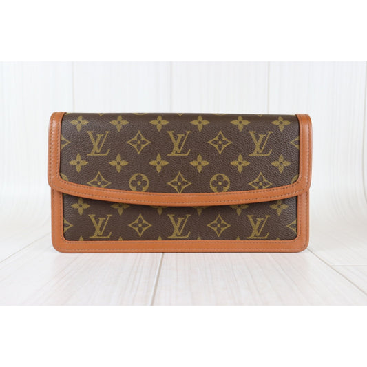 Rank A | LV Monogram Pochette Dame Vintage Clutch Bag|22110702