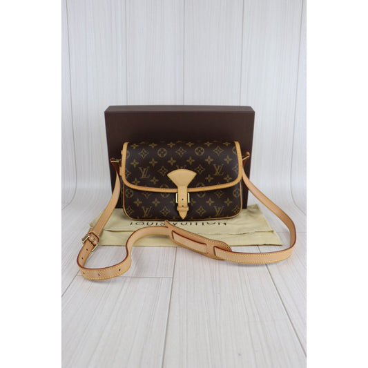 Rank A |LV Monogram Sologne ShoulderBag|092919