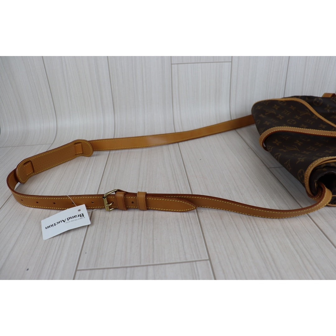 Rank A | LV Monogram Saumur 35 Shoulder Bag|092921