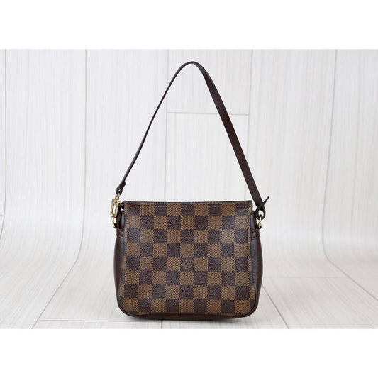Rank A | LV Damier Truth make up |090913