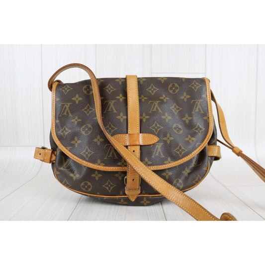 Rank AB | LV Monogram Saumur MM Shoulder Bag|032305
