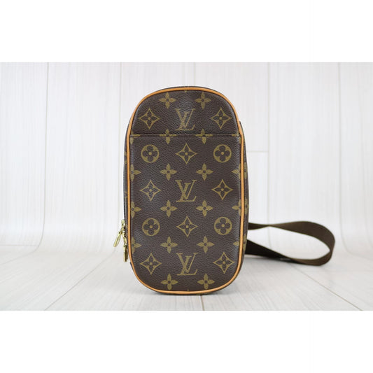 Rank A | LV Monogram Pochette Ganju Shoulder Bag Body Bag |031806