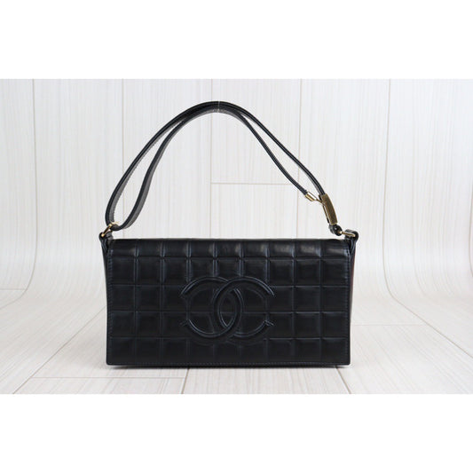 Rank AB | CHANEL Choco Bar Shoulder Bag |23032304