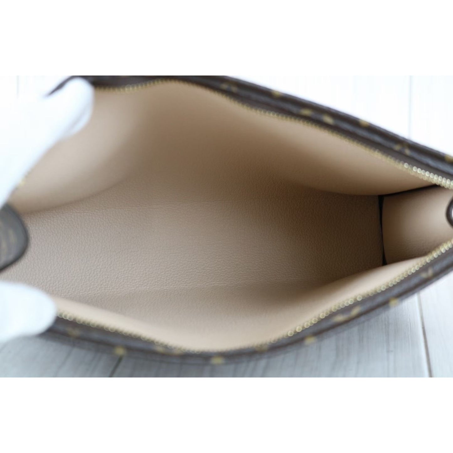 Rank SA | LV Truth Toilet 28 Monogram Makeup Pouch|031712