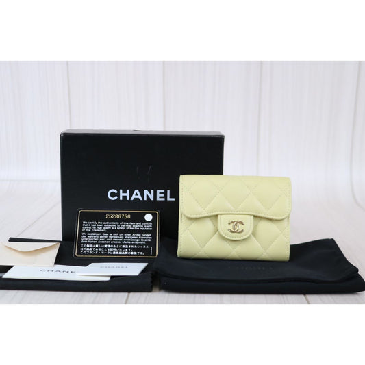 Rank S | CHANEL Lamb Leather Wallet |021406