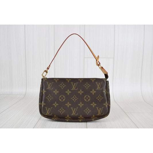 Rank A | LV Monogram Pochette Accessoires |021601