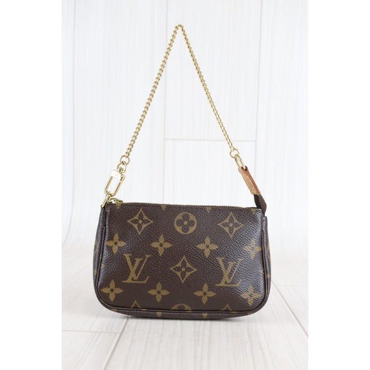 Rank AB | LV Monogram Mini Pochette Accessoir |23021716
