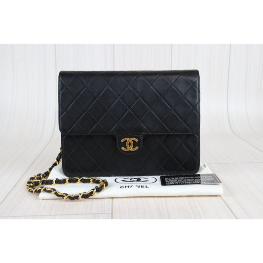 Rank AB | CHANEL CF 22 Shoulder Bag |23041005