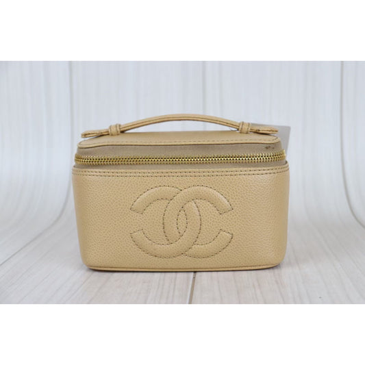 Rank A | CHANEL Caviar Skin Vanity Handbag |082801