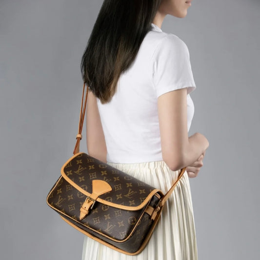 Rank AB |LV Monogram Sologne ShoulderBag|062501