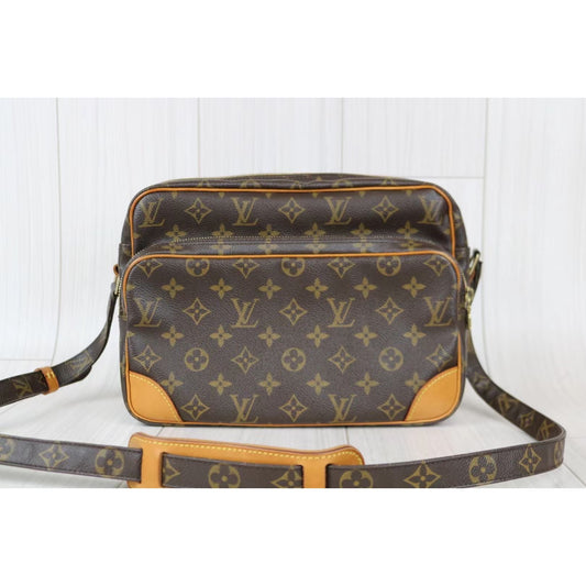 Rank A |LV Monogram Nyle Shoulder Bag |021717