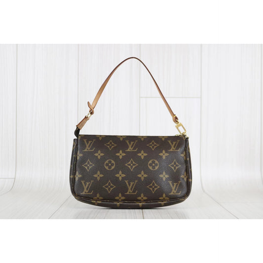 Rank A | LV Monogram Pochette Accessoires |052106