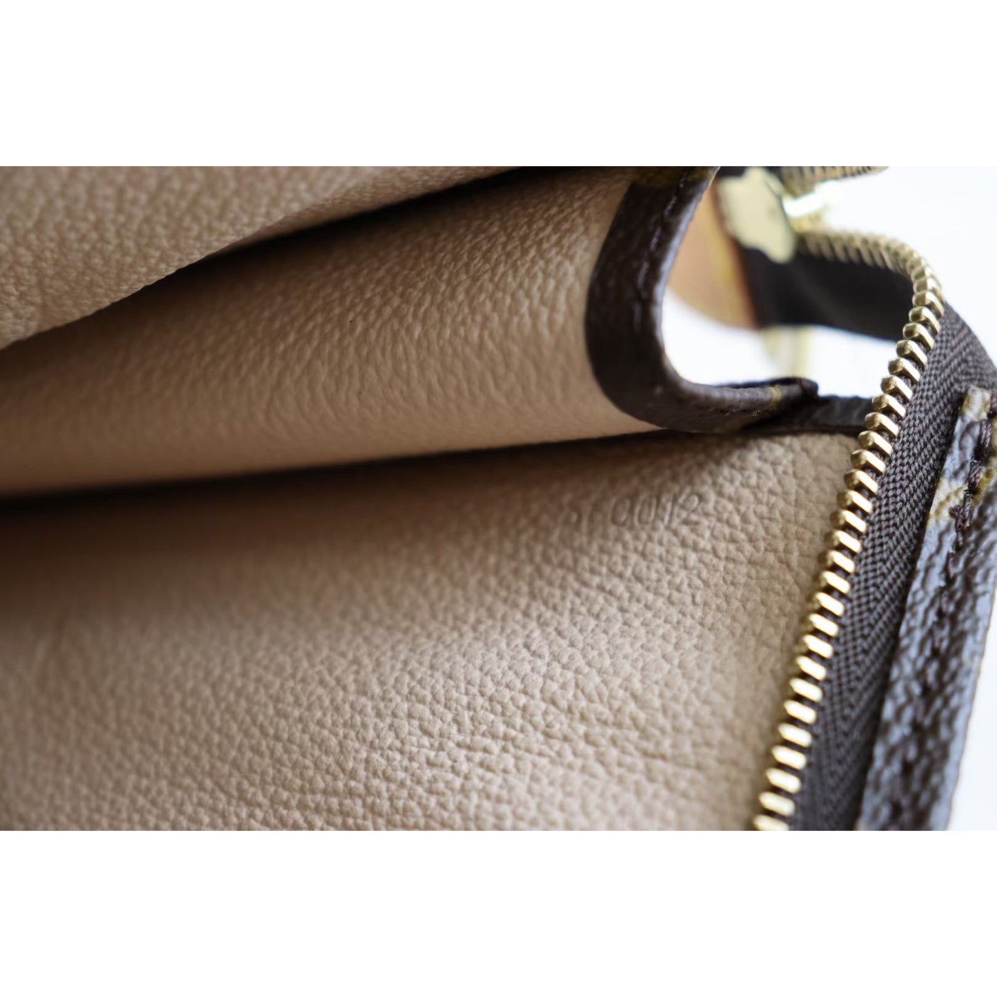 Rank A | LV Monogram Pochette Toilette 26 |071809