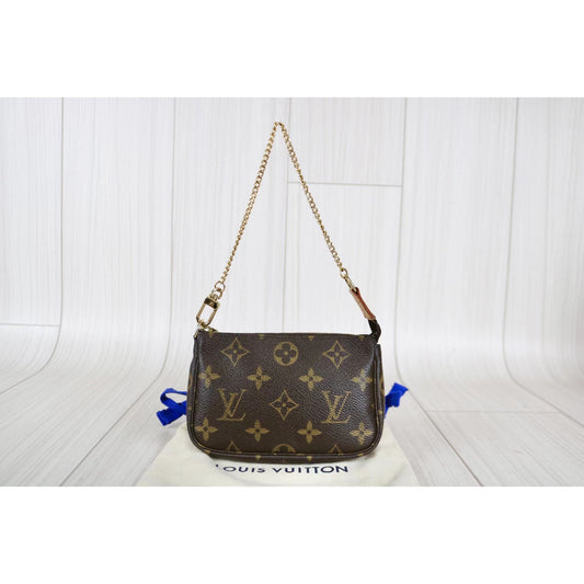 Rank A | LV Monogram Mini Pochette Accessoir |041106